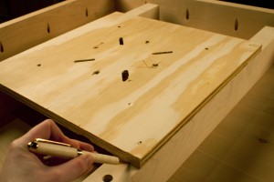 Ploča za centralnu nogu stola